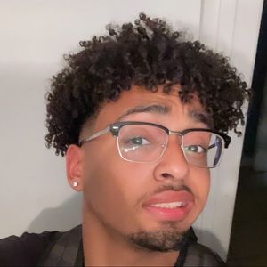 Meet your Posher, Javier